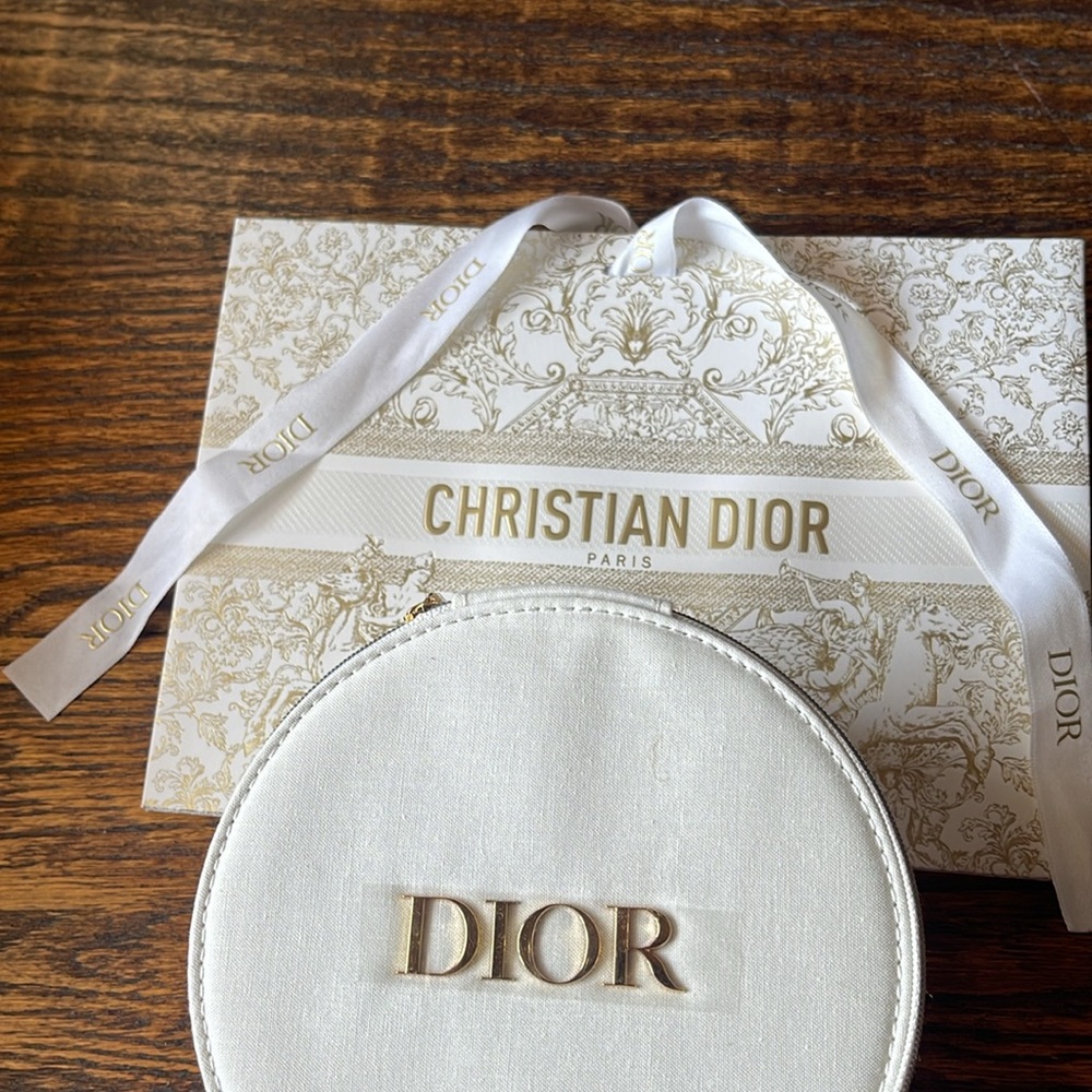 Dior Cream Round Box with Gold Logo - Picture 9 of 9